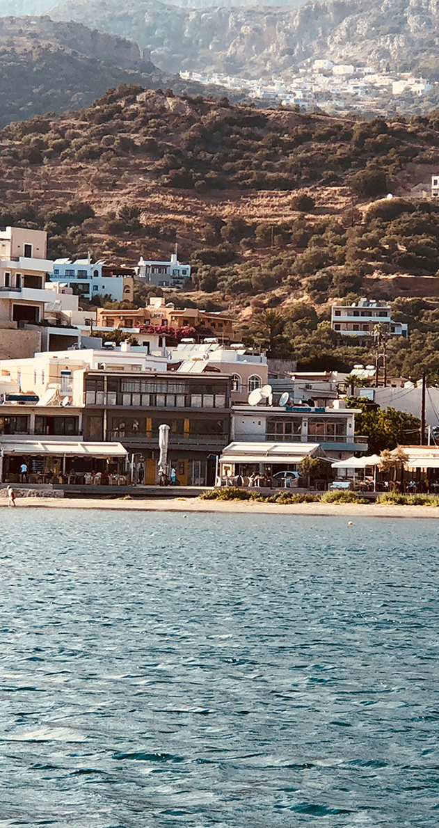 VILLA-VIEW-FROM-BAY-(2)-DISCOVERPLAKIAS